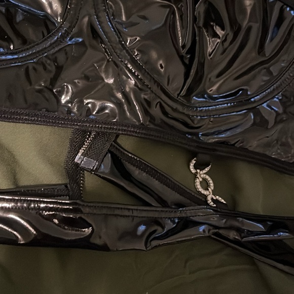 Leather crop top - Picture 3 of 4